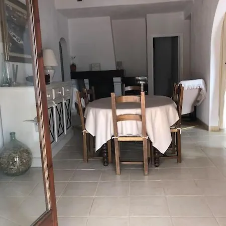 Holiday home Maison De Famille Bord De La Casita Blanca